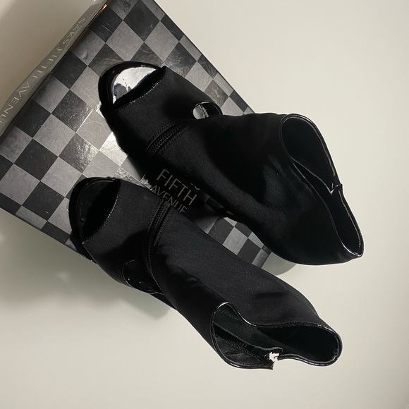 Peep toe side zipper black bootie - Picture 4 of 5